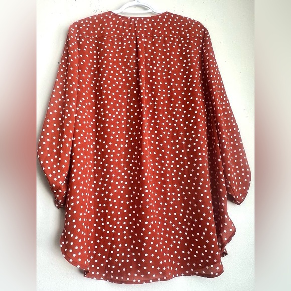 XL Tacera Top - Picture 2 of 5